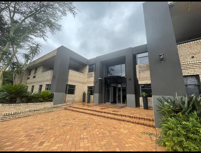 198M² OFFICE TO LET IN BRYANSTON